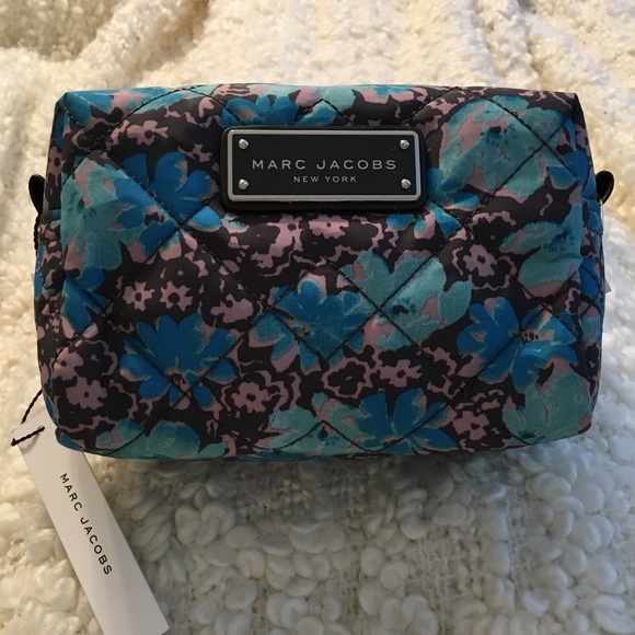 Gorgeous Marc Jacobs cosmetic bag - Picture 3 of 7